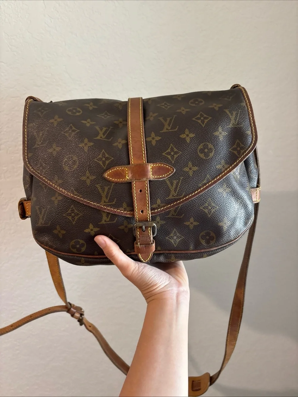 Louis Vuitton FH0950 Saumur 30 Brown Monogram Crossbody Bag - Picture 16 of 16